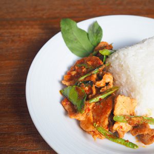 ผัดพริกแกงหมู
