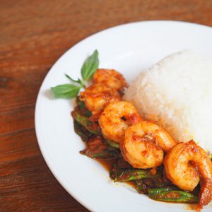 ผัดพริกแกงกุ้ง