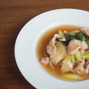 ราดหน้าเส้นใหญ่หมู